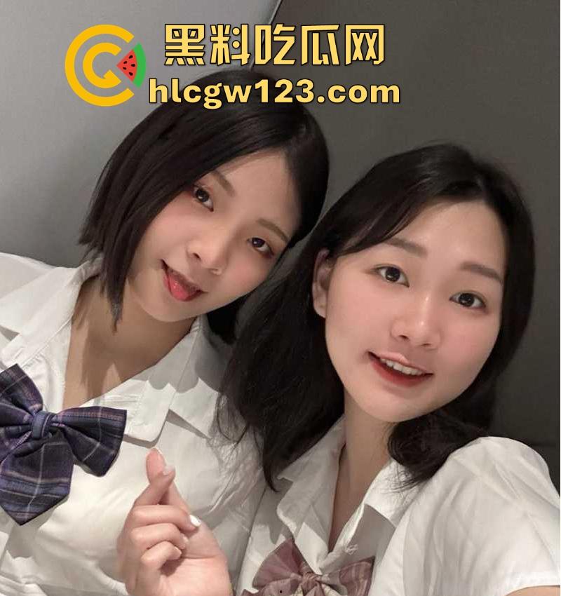 00后百合好闺蜜 都是极品性感萝莉 一起在商场玩露出 更衣间互舔自慰 鲍鱼超嫩强烈推荐!-1