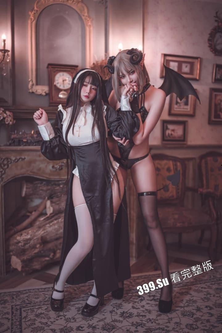 推特福利姬「落落Raku」cos极致的骚女仆 自慰户外露出  和小姐妹互相成就 被金主乖乖调教（70P私拍+40V福利视频合集）-21