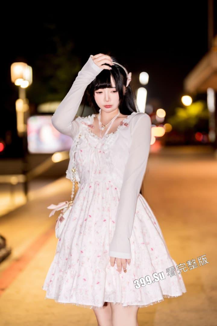 推特福利姬「落落Raku」cos极致的骚女仆 自慰户外露出  和小姐妹互相成就 被金主乖乖调教（70P私拍+40V福利视频合集）-26