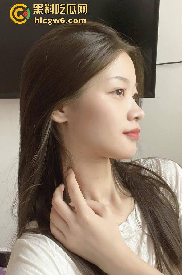 广州大学大二学生【黎曼曼】约炮做爱视频遭到曝光，长相清纯 小穴很嫩 水多！-5