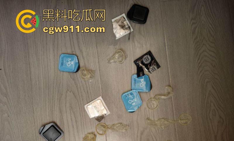 极品网黄博主【李启丹】性爱调教视频流出，昔日校花coser沦为母狗性奴，深喉口交后入猛操，彻底沉沦精液容器！-1