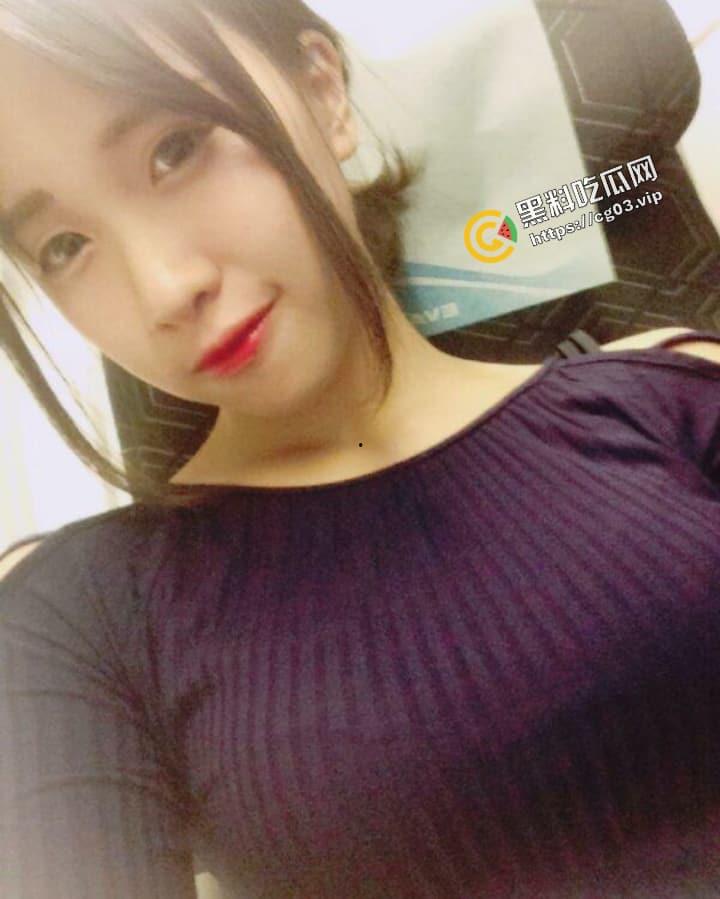 台湾崇仁医专校花【Milky】闲时会做Model 网上就流传一批大尺度私拍裸体写真  及大量生活照和tiktok视频-19