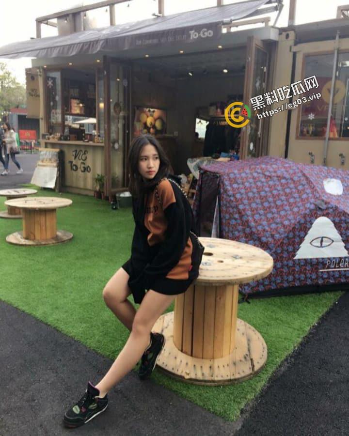 台湾崇仁医专校花【Milky】闲时会做Model 网上就流传一批大尺度私拍裸体写真  及大量生活照和tiktok视频-23