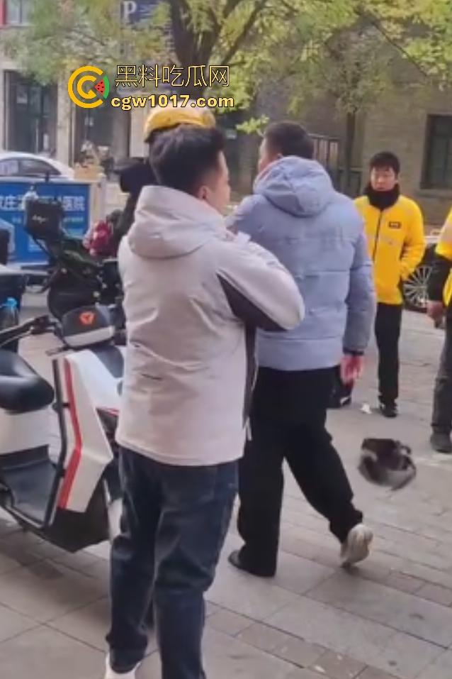 石家庄美团外卖小哥忍无可忍血刃站长，5块单子只给1块，离职扣80%工资逼人走绝路，这不是活该找刀吗？-2