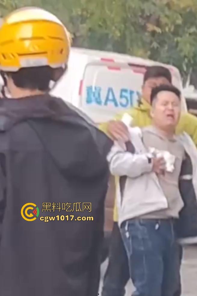 石家庄美团外卖小哥忍无可忍血刃站长，5块单子只给1块，离职扣80%工资逼人走绝路，这不是活该找刀吗？-8