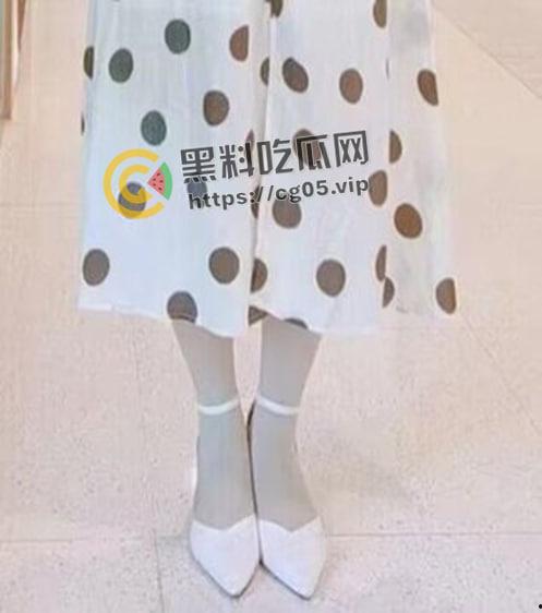 新时代裹脚女性！00后女生爱上裹脚 推特分享裹脚经历 把脚缠到骨折变形 吓人！-15