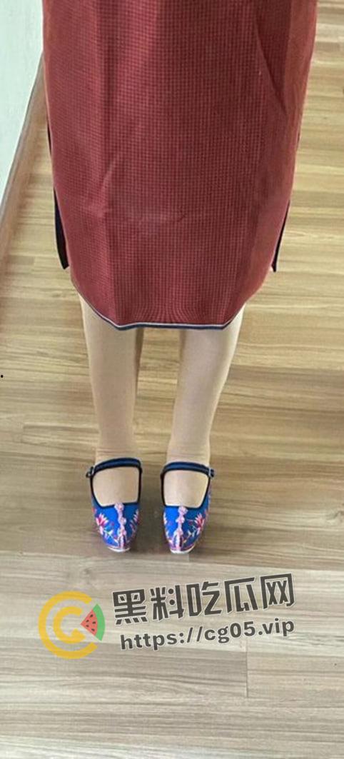 新时代裹脚女性！00后女生爱上裹脚 推特分享裹脚经历 把脚缠到骨折变形 吓人！-17