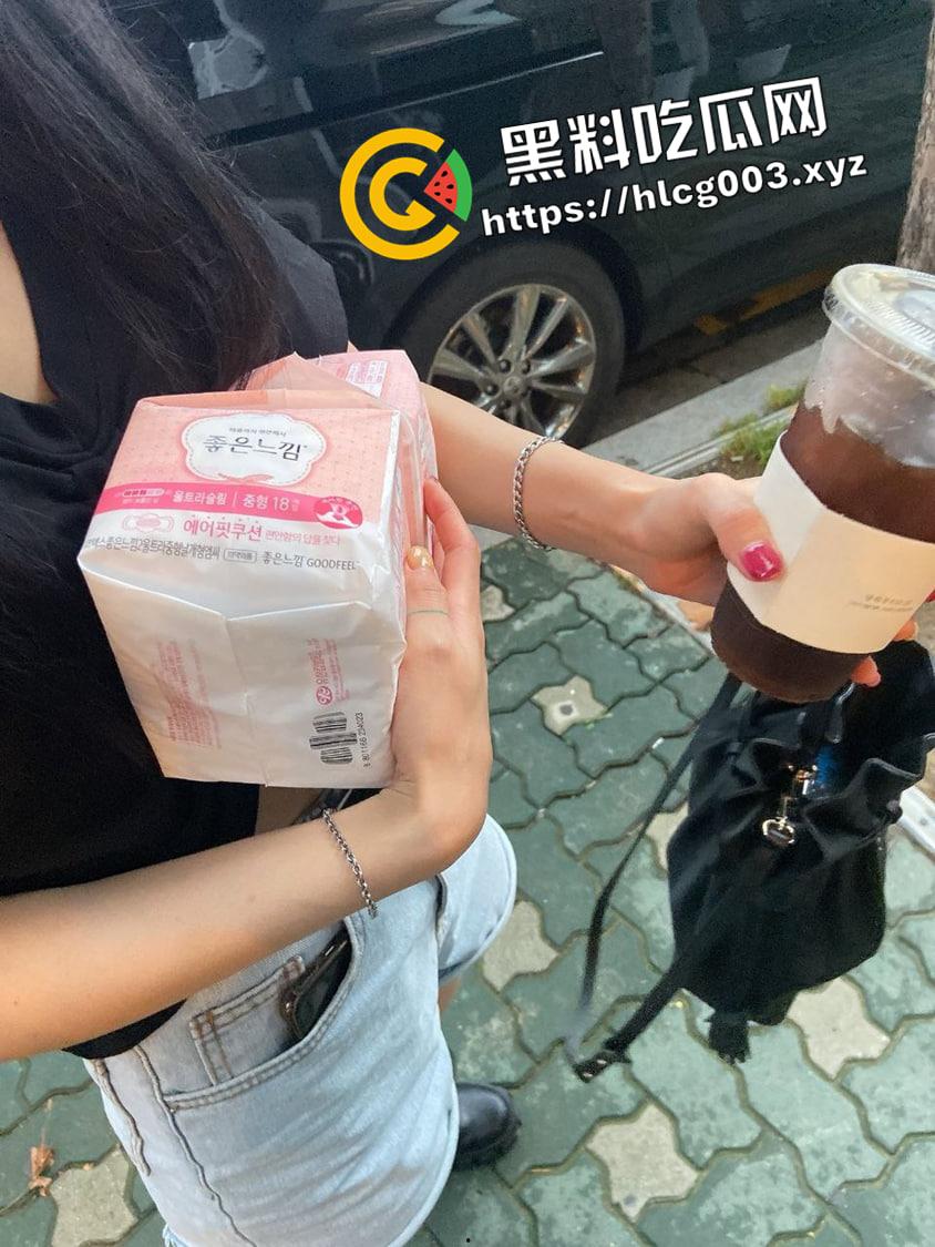 推特暗黑风SM情侣【msgcp】高颜值圣水调教 牵着绳子窒息深喉 爽撸福利-2