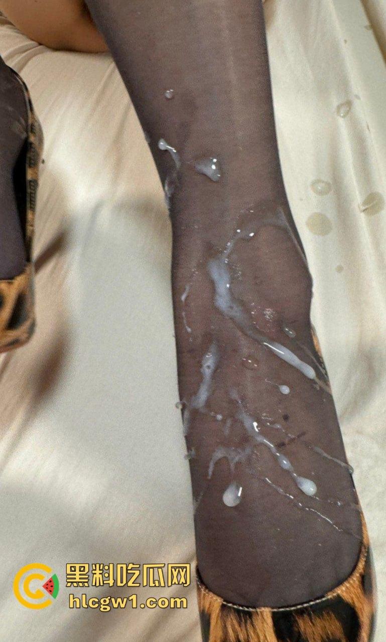 瓜友爆料约炮长沙少妇【钱多多】高跟丝袜场面火爆，精液喷满丝袜惊呆众人！-1