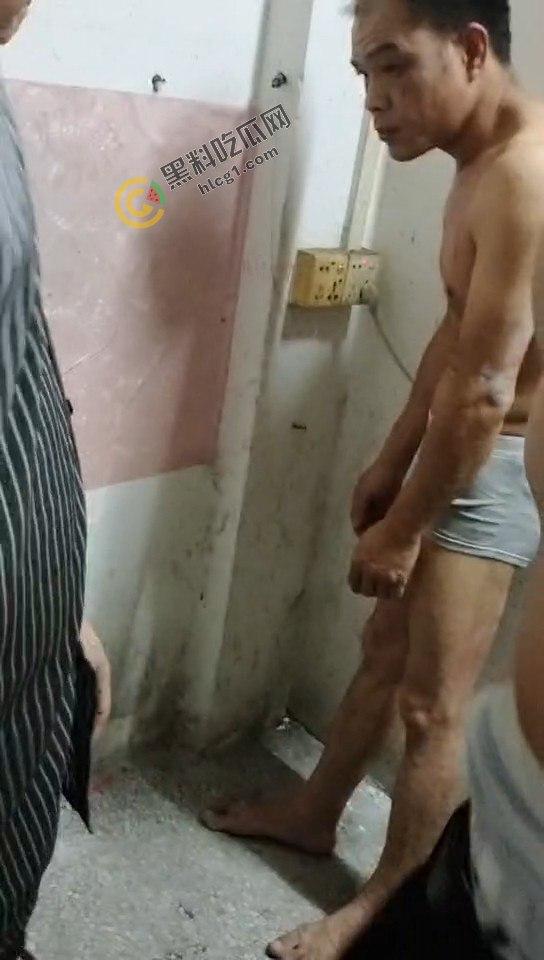 红杏出墙惊天动地！年过半百的老男人竟然被抓包偷情，捉奸现场震撼全网-2