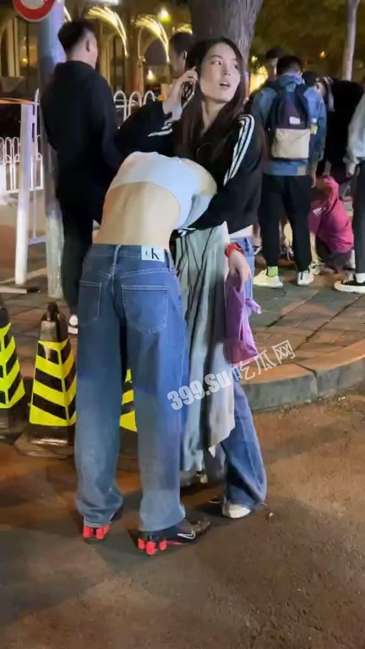 喝醉的女人 化身人体喷泉  丑态百出-6